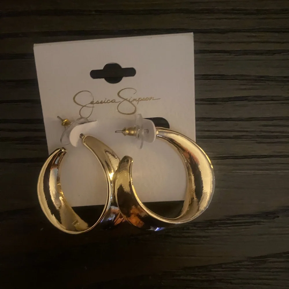 NEW Jessica Simpson thick gold earrings